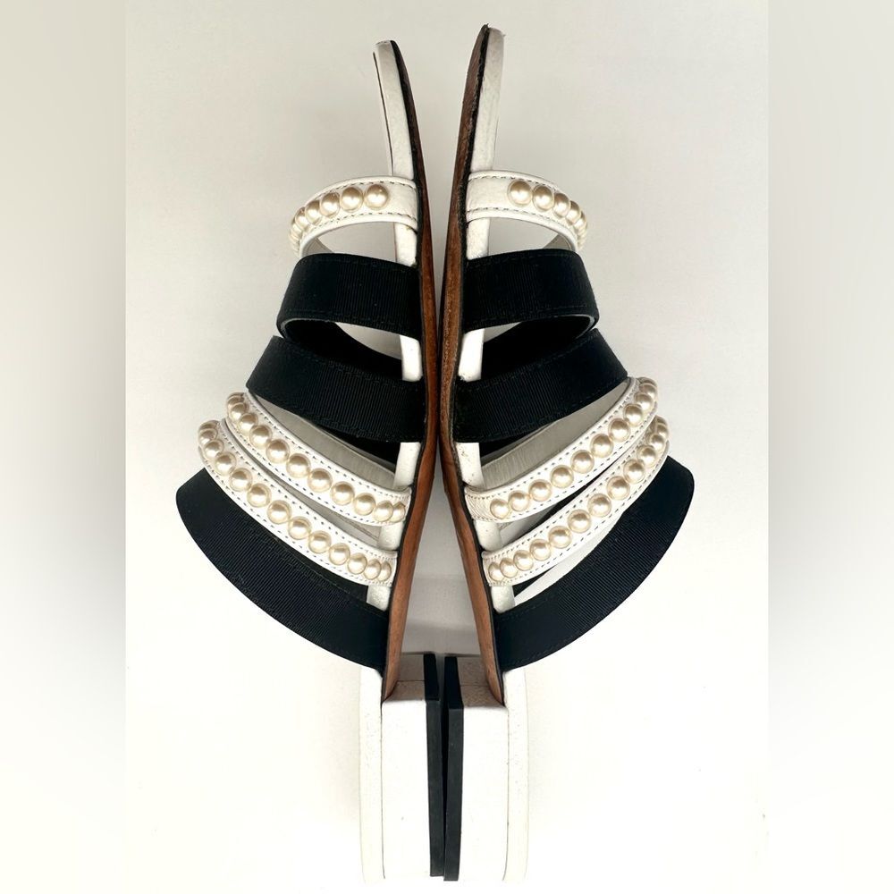 Chanel CC Logo Grosgrain Leather Pearl Straps Mules Sandals White/Black EU 38.5 - Picture 5 of 11